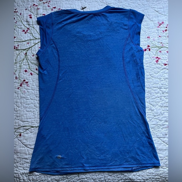 Lululemon Sleeveless Top - Size 4 - Can Bundle - Picture 2 of 3